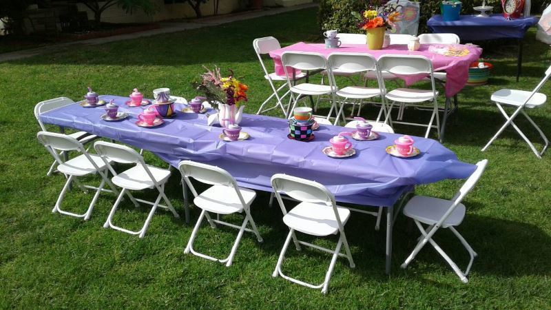 kids party table and chairs